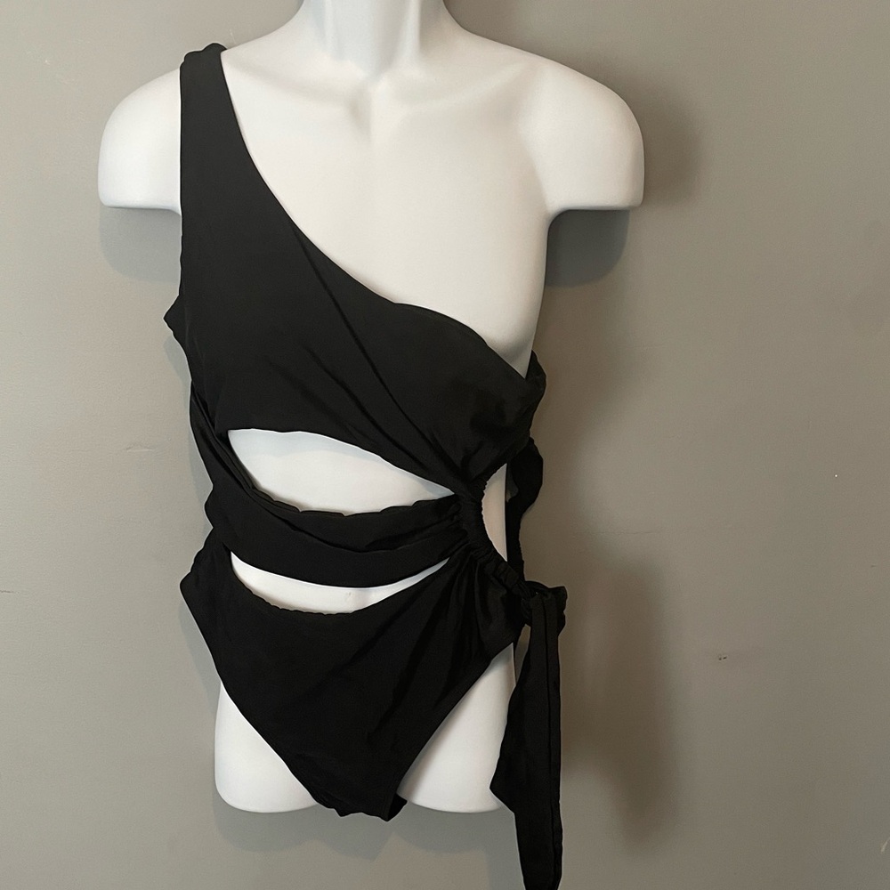 Black cutout swimsuit size xl